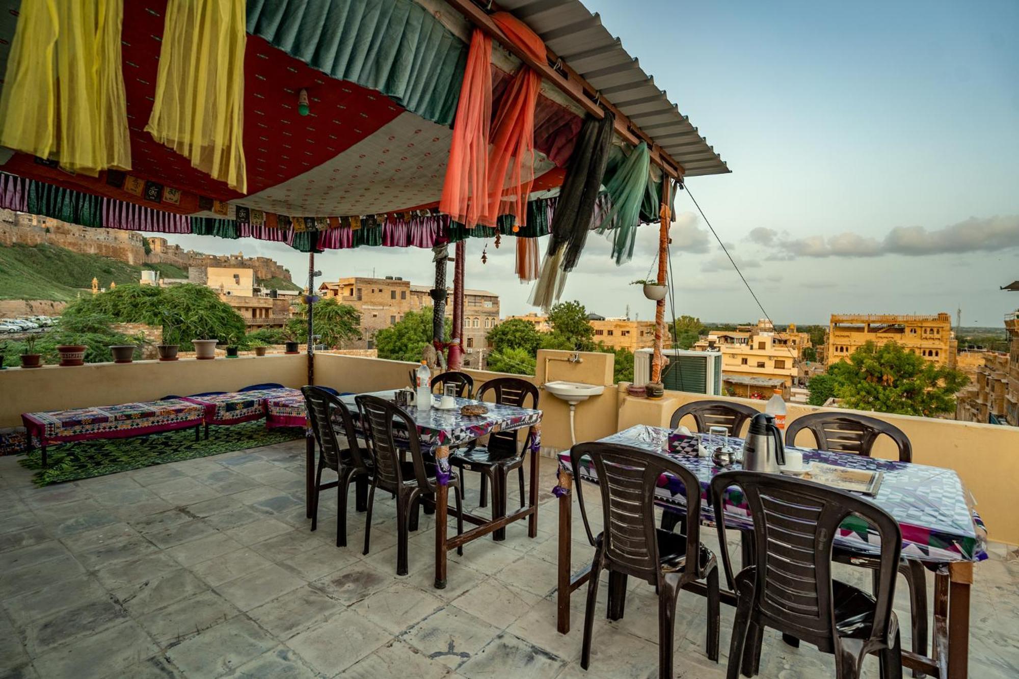 Hotel Relax Inn Dzsaiszalmer Kültér fotó