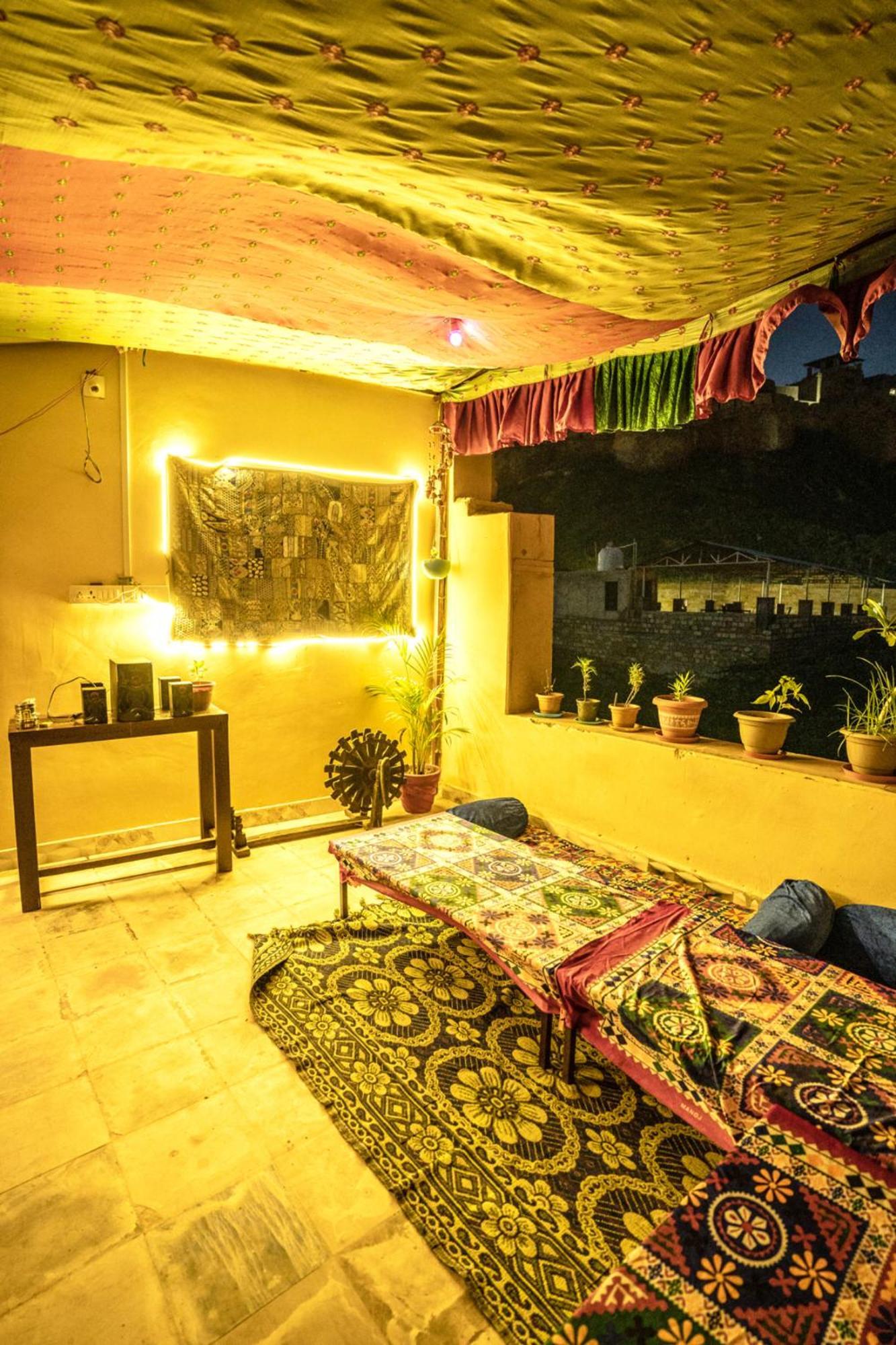Hotel Relax Inn Dzsaiszalmer Kültér fotó